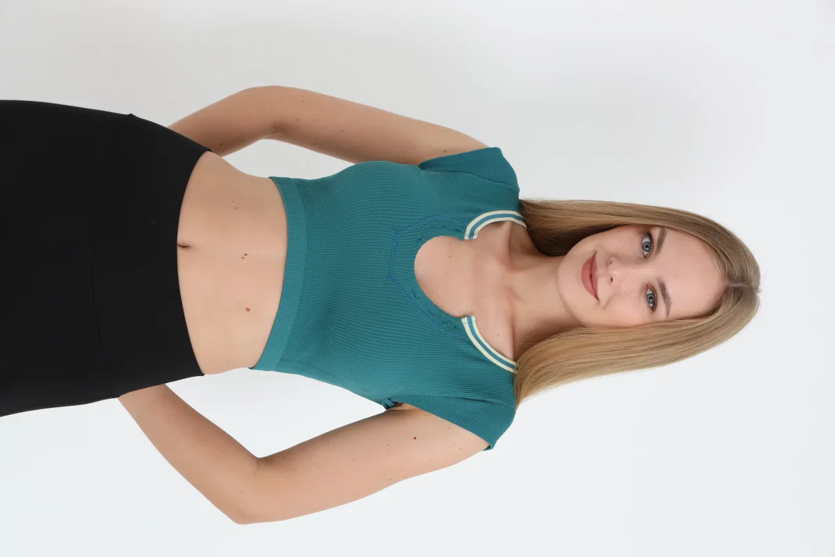 Crop Tricou Damă cu Mânecă Scurtă ,Culoarea Verde, Engros — Görsel 3