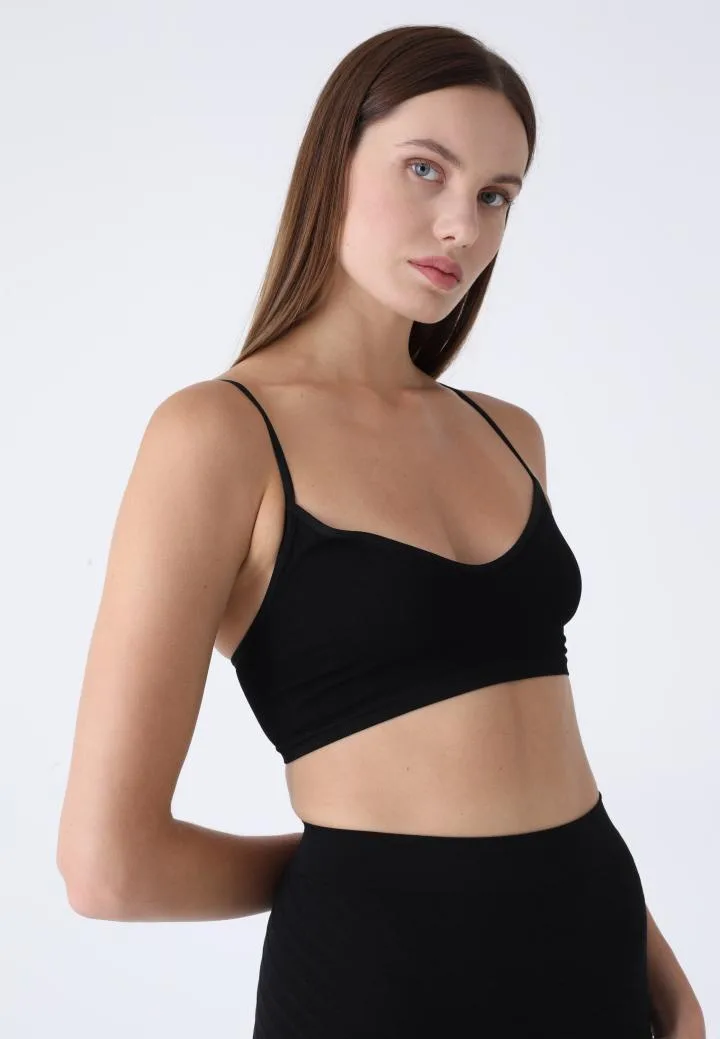 Bustieră Lejeră cu Bretele Subtiri – Fără Push-up,Culoare Negru,Engros — Imaginea 3