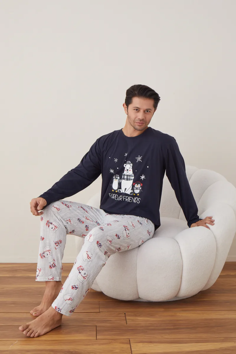Pijama barbati Craciun "FOREVER FRIENDS  " maneca lunga ,pantaloni lungi,Culoare Bleumarin ,Engros — Image 4