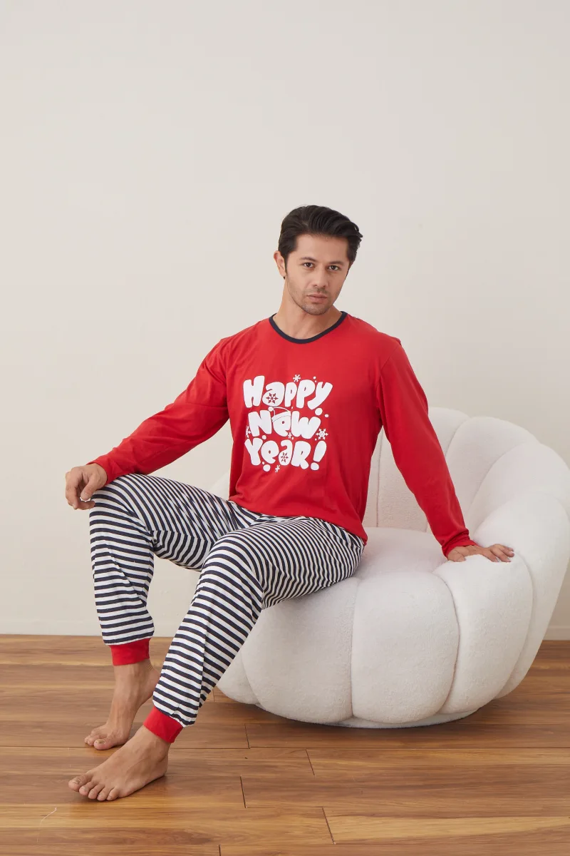 Pijama barbati Craciun "HAPPY NEW YEAR" , maneca lunga ,pantaloni lungi,Culoare Rosu ,Engros — Görsel 3