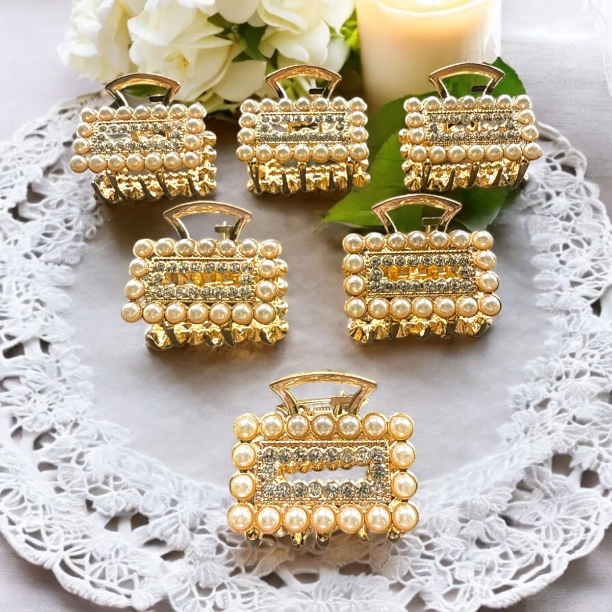 Set 12 clești de păr aurii cu perle și pietre strălucitoare G234 En Gros — Image 2