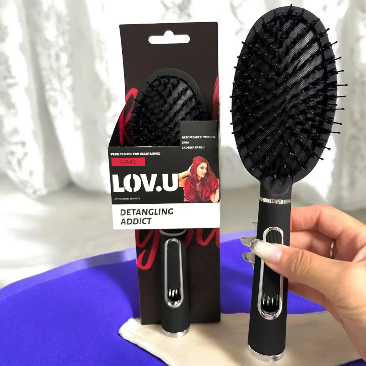 Perie ovală LOV.U Detangling Addict cu dinți dubli - soluția profesională pentru un păr neted, fără rupere și fără noduri Angro — Görsel 1