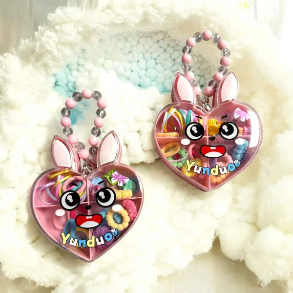 Set Accesorii Păr în Cutie Inimă tip gentuța - elastice și clame colorate Engros