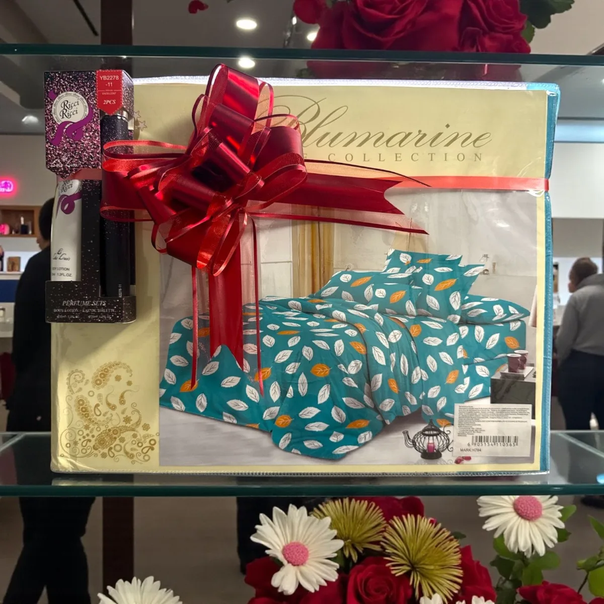 Set cadou H784 femei rafinate cu lenjerie și parfum cu cremă de mâini Engros — Image 1