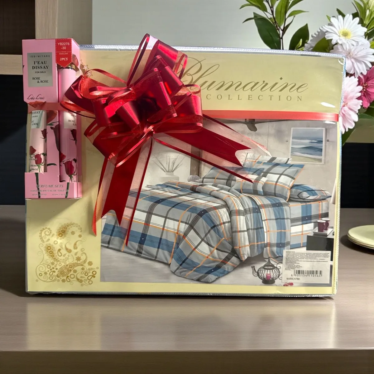 Set cadou H780 femei rafinate cu lenjerie și parfum cu cremă de mâini Angro — Image 1