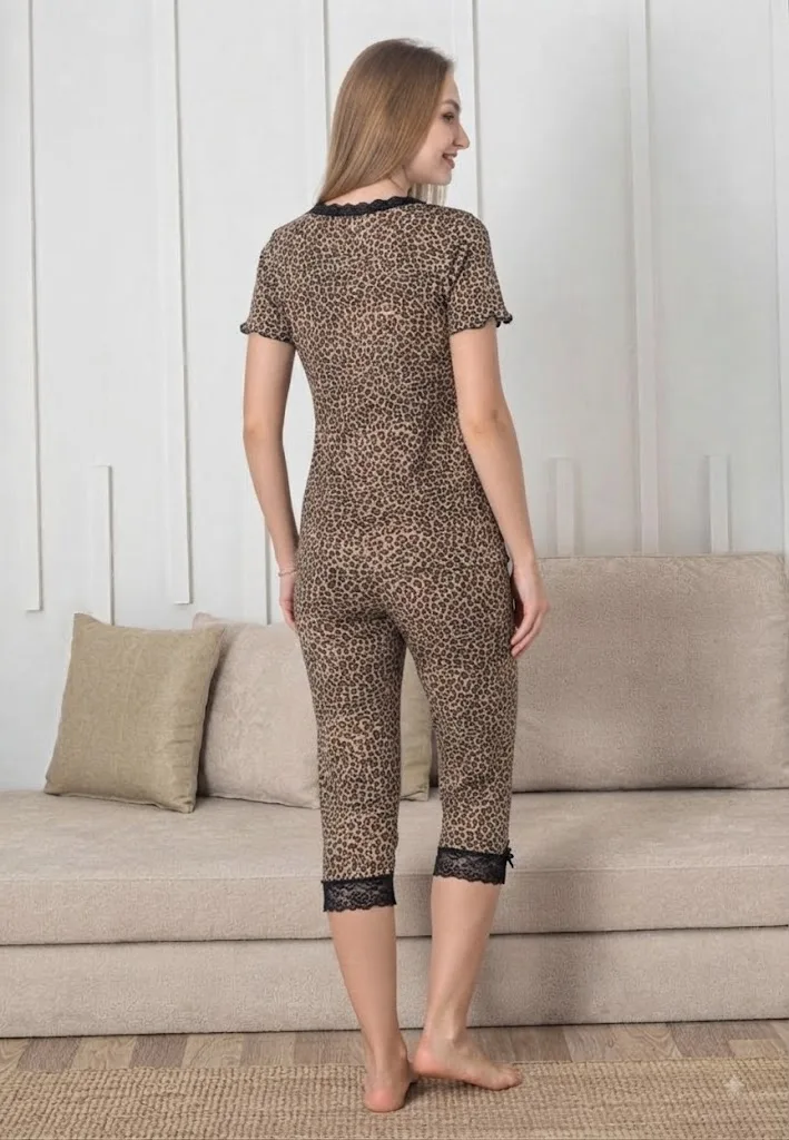 Pijama dama Engros, Model leopard, Mânecă scurtă, Pantaloni 3/4 — Imaginea 3