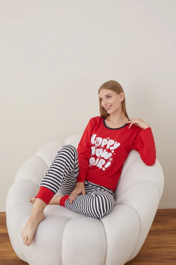 Pijama Dama Craciun  "HAPPY NEW YEAR " ,maneca lunga ,pantaloni lungi,Engros