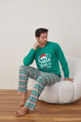 Pijama barbati Craciun "SANTA SHE DID IT" , maneca lunga ,pantaloni lungi,Culoare Verde,Engros