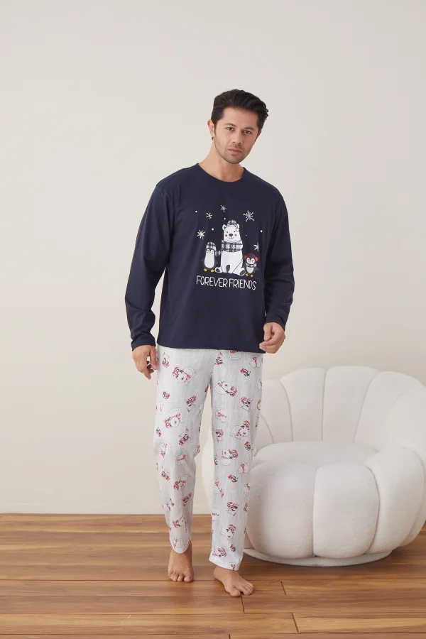 Pijama barbati Craciun "FOREVER FRIENDS  " maneca lunga ,pantaloni lungi,Culoare Bleumarin ,Engros