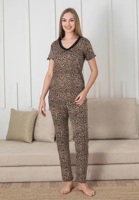 Pijama dama Engros, Model leopard, Mânecă scurtă, Pantaloni lungi,