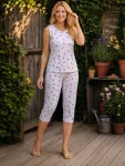 Pijama dama Big Size Serena cu maneca scurta si pantaloni 3/4,culoare alb cu fundite,Engros